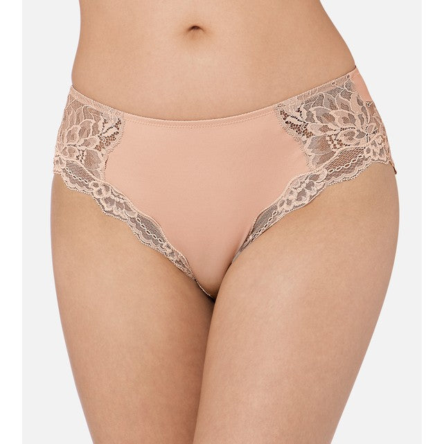Upload image to gallery, High-cut panties with lace inserts - Triumph