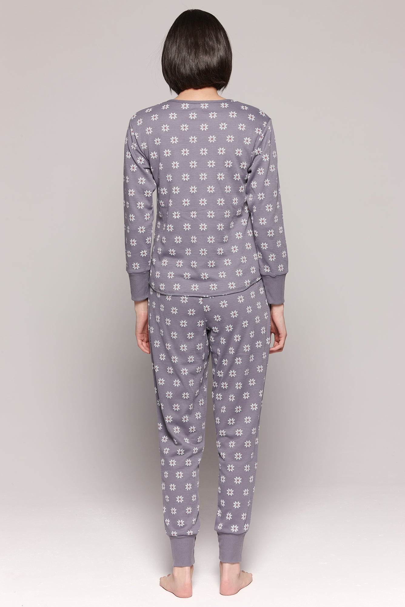 Charger l&#39;image dans la galerie, Pyjama en tricot doublé (jacquard) imprimé de flocons
