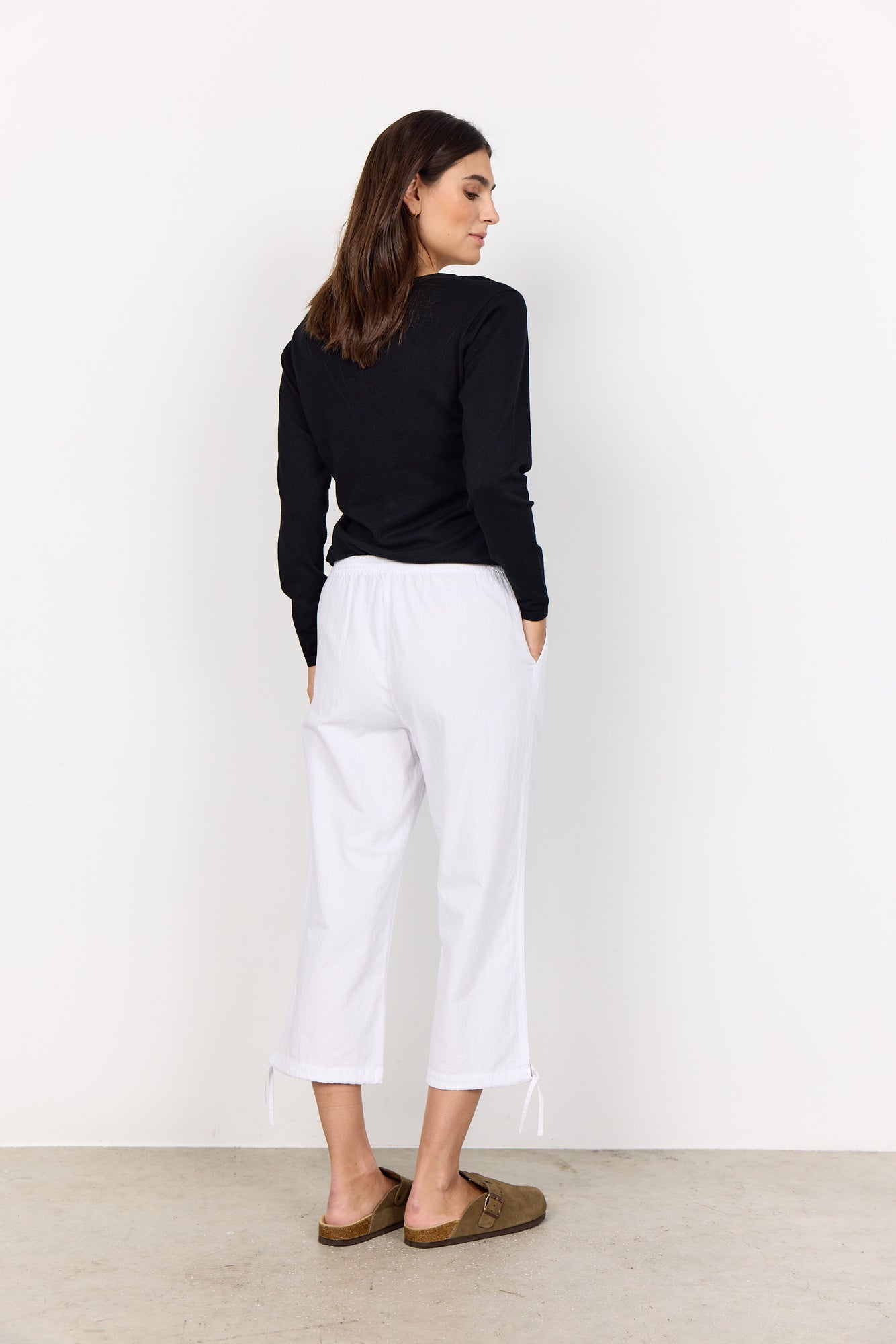 Upload image to gallery, Cotton capri pants with side buckle - Soya Concept
