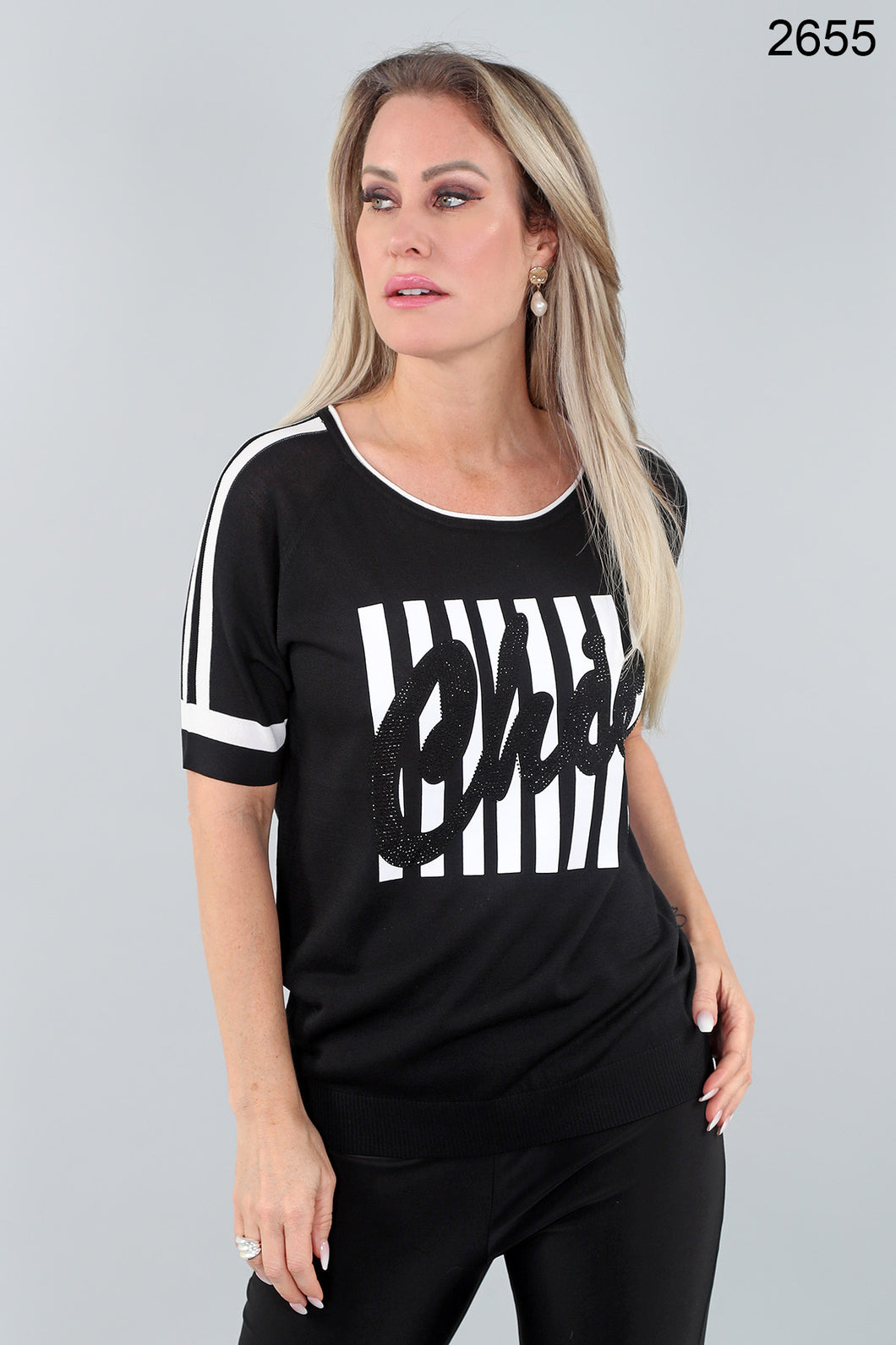 Chic knit Top adorned with rhinestones