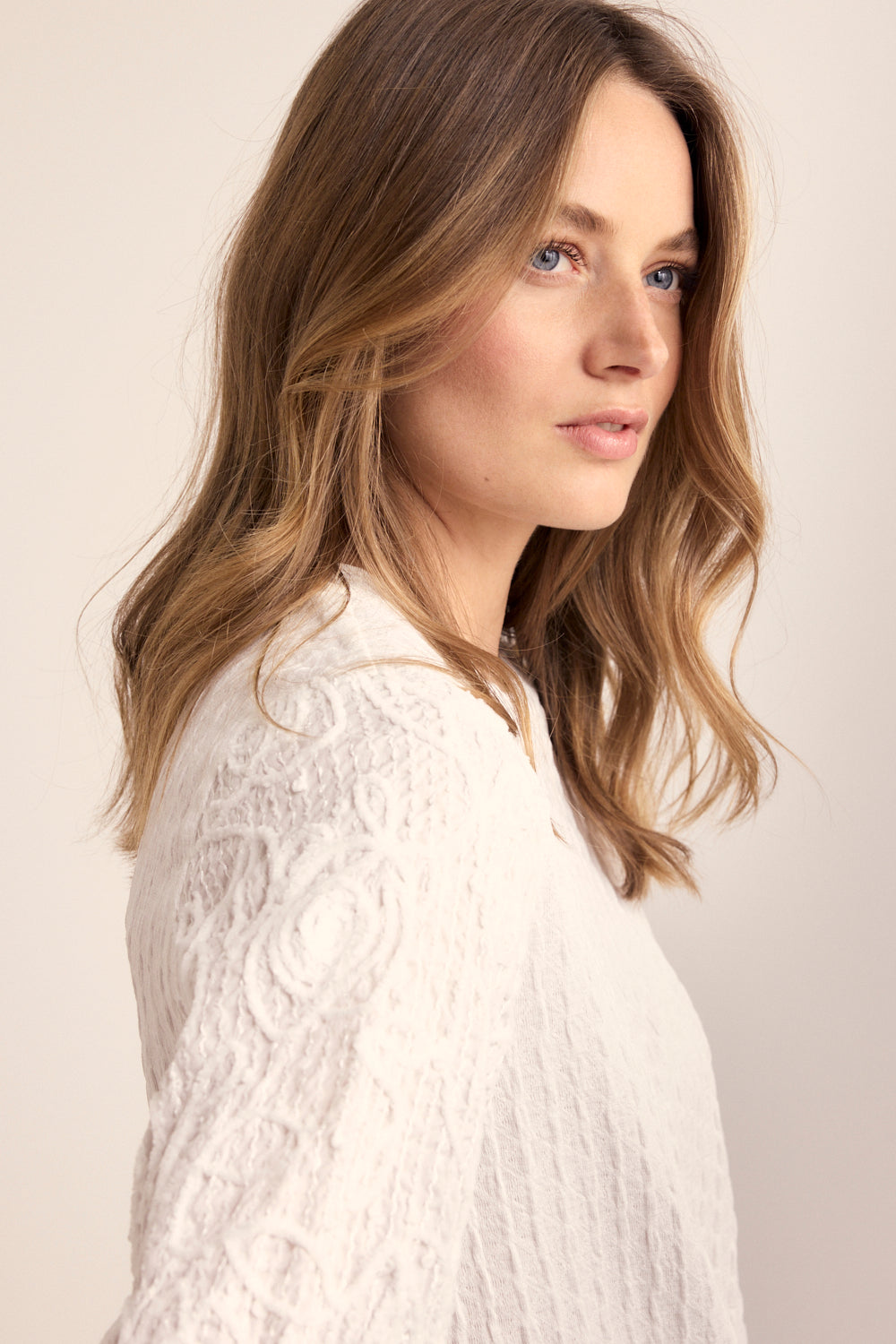 Upload image to gallery, Textured Top with Front Bow - Tramontana
