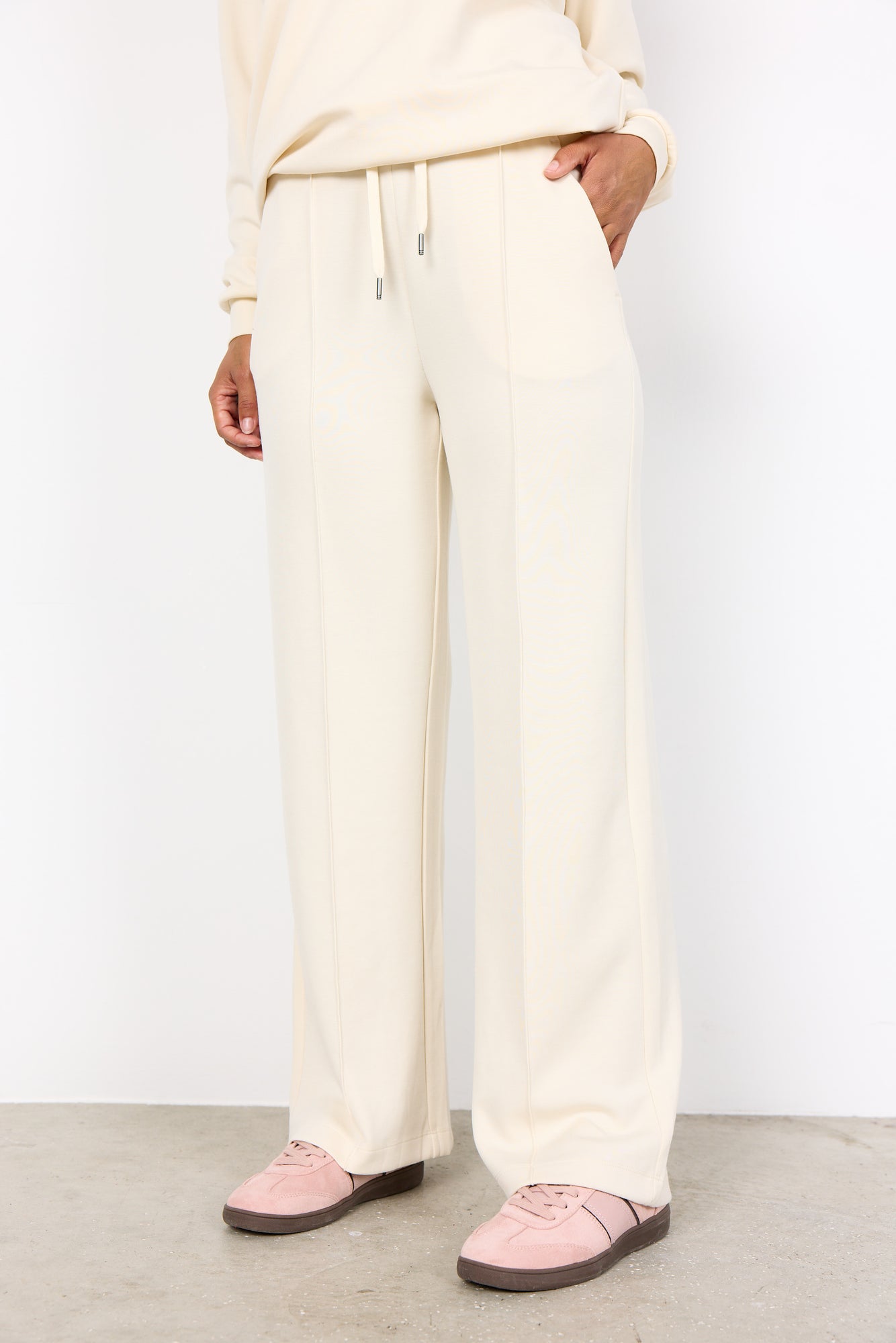 Load image in gallery, Straight pants with modal - Soya Concept
