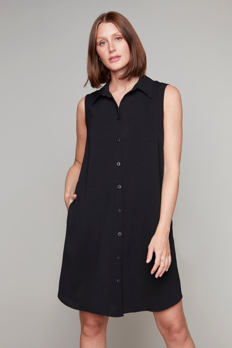 Short dress with button-down shirt collar