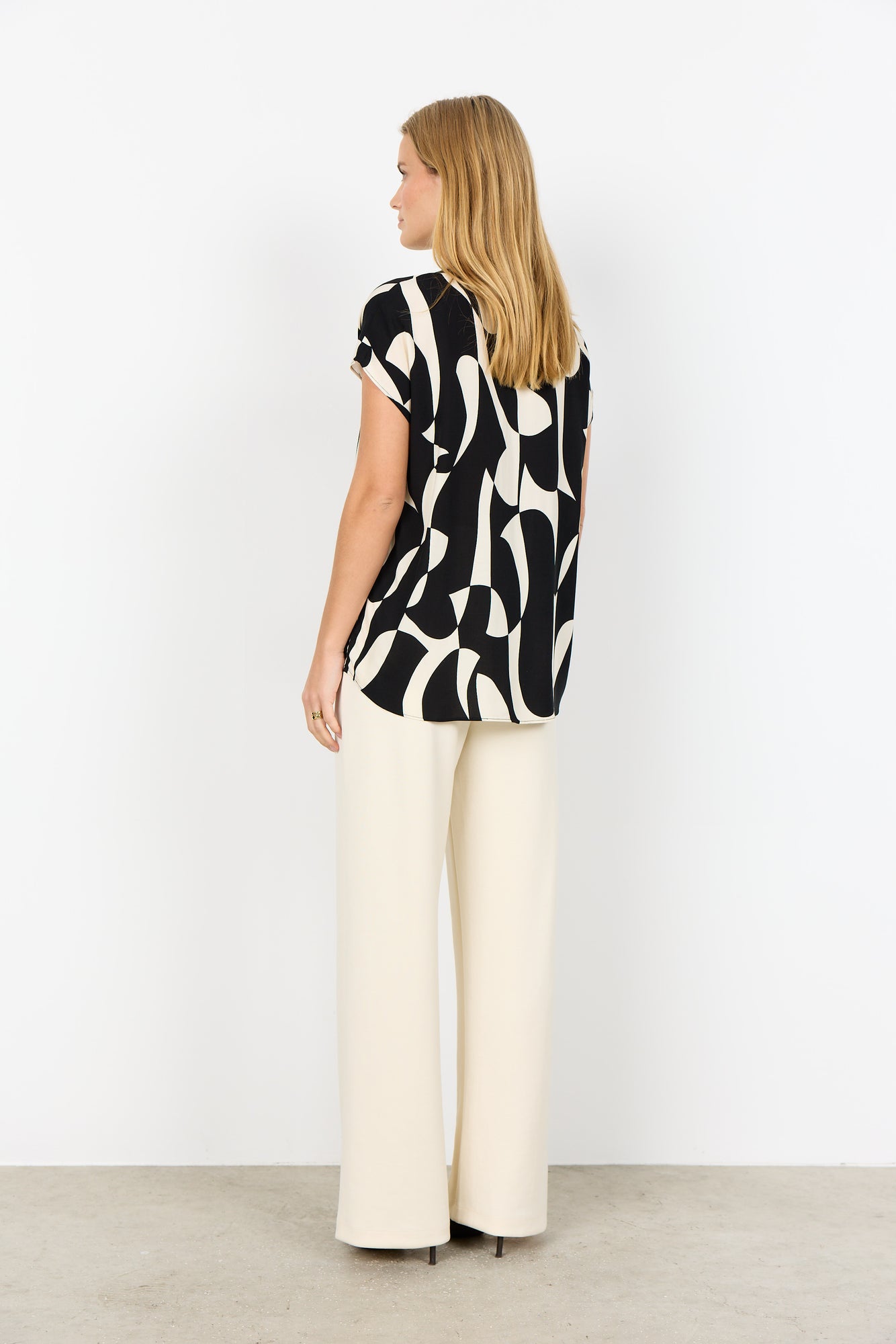 Upload image to gallery, Two-tone printed blouse - Soya Concept
