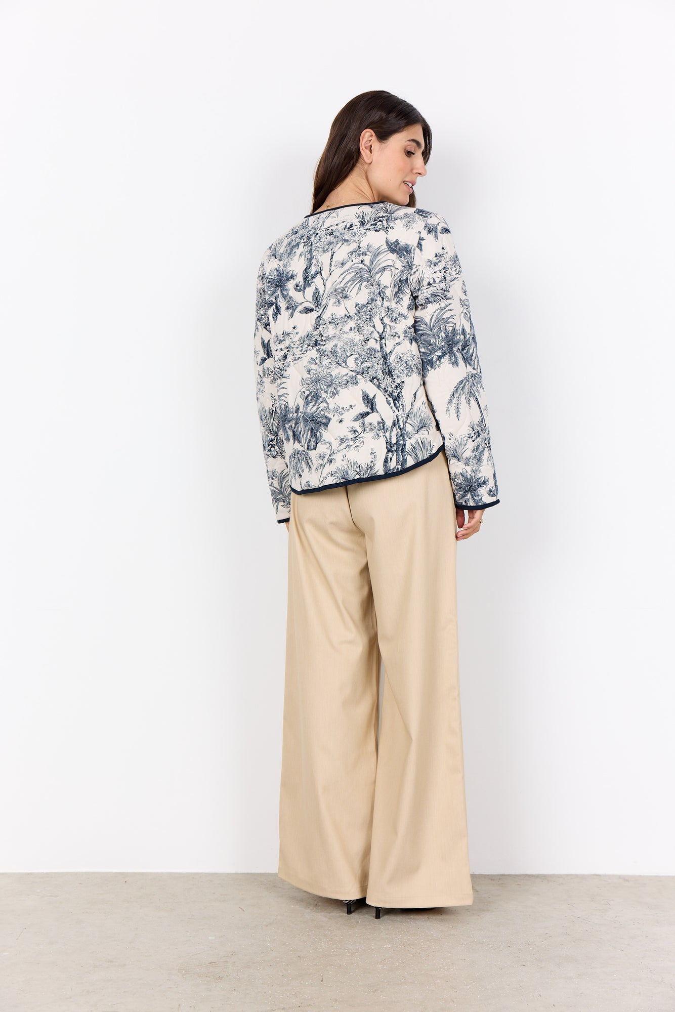 Charger l'image dans la galerie, Veste matelassée imprimée exotique - Soya Concept

