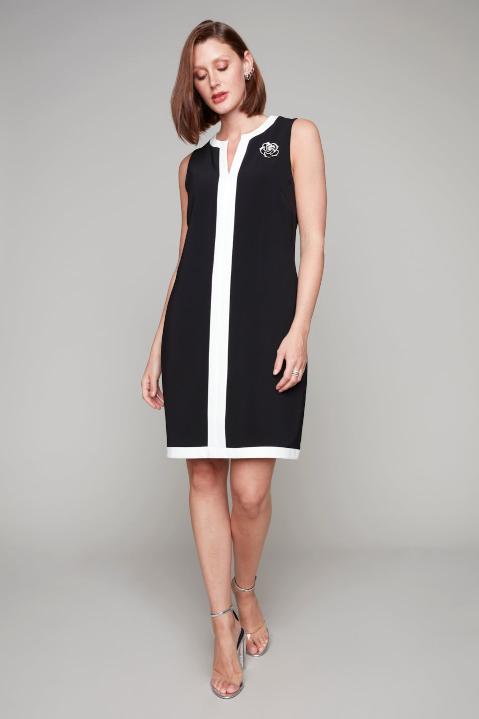 Elegant 2-tone dress with flower - Compli K