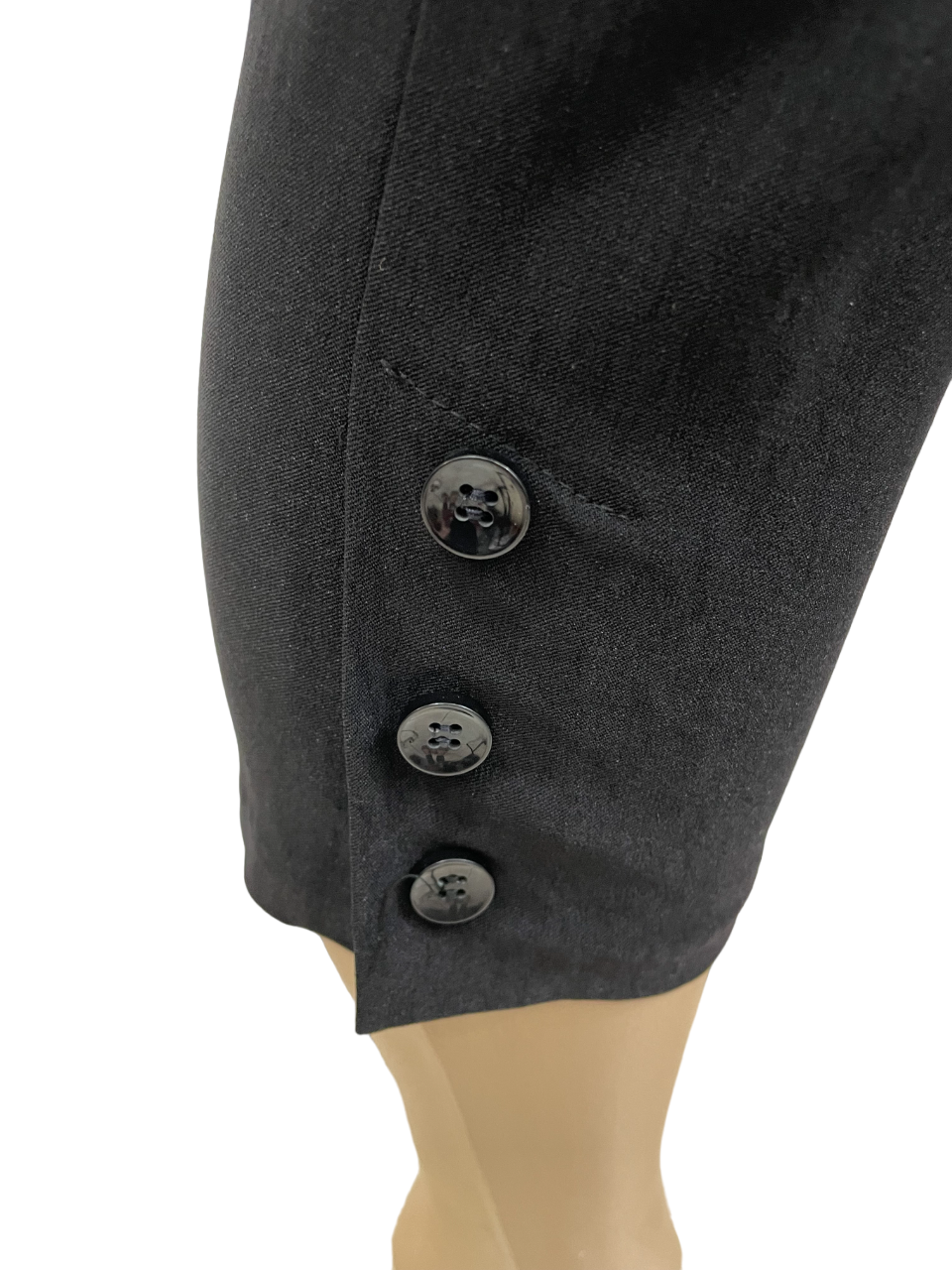 Upload image to gallery, Capri pants with pockets and side buttons
