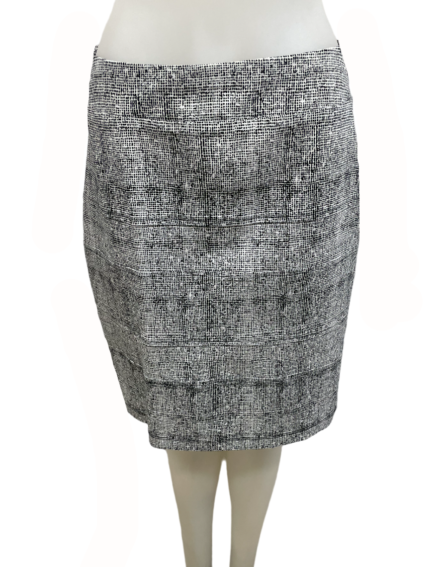 Short multi-panel skirt