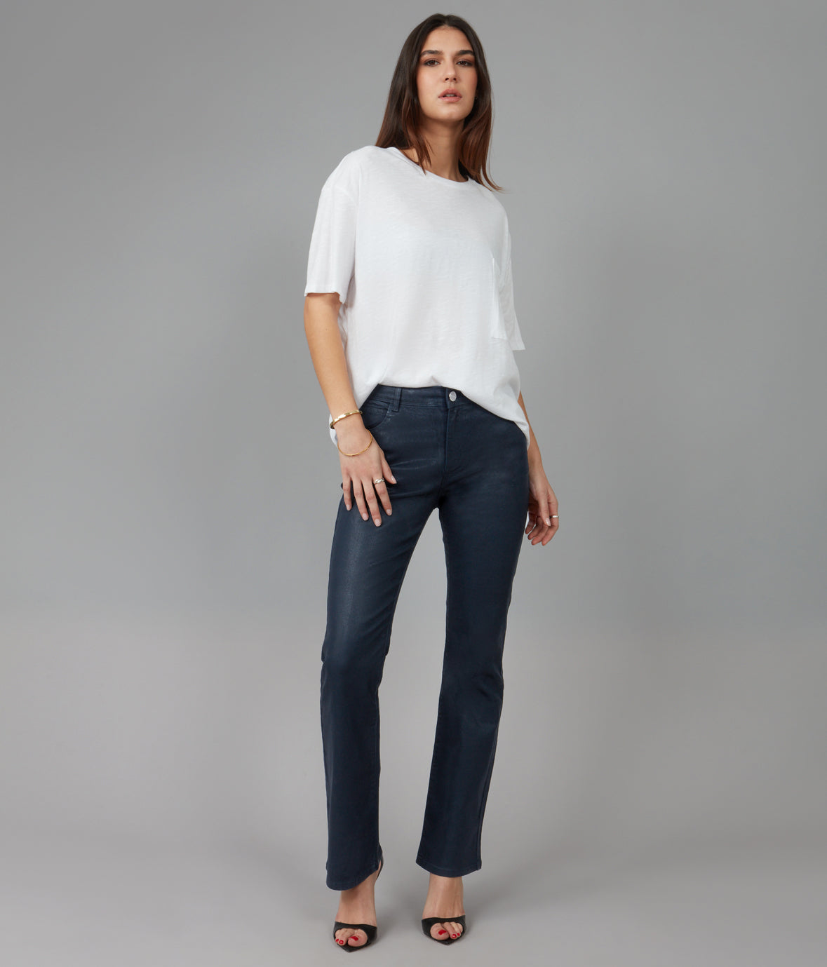 Charger l'image dans la galerie, Jean bootcut d'aspect cuir, marine - Lola Jeans
