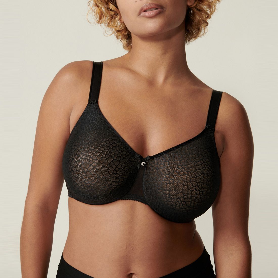 Upload image to gallery, Manifique C Underwire Minimizer Bra - Chantelle
