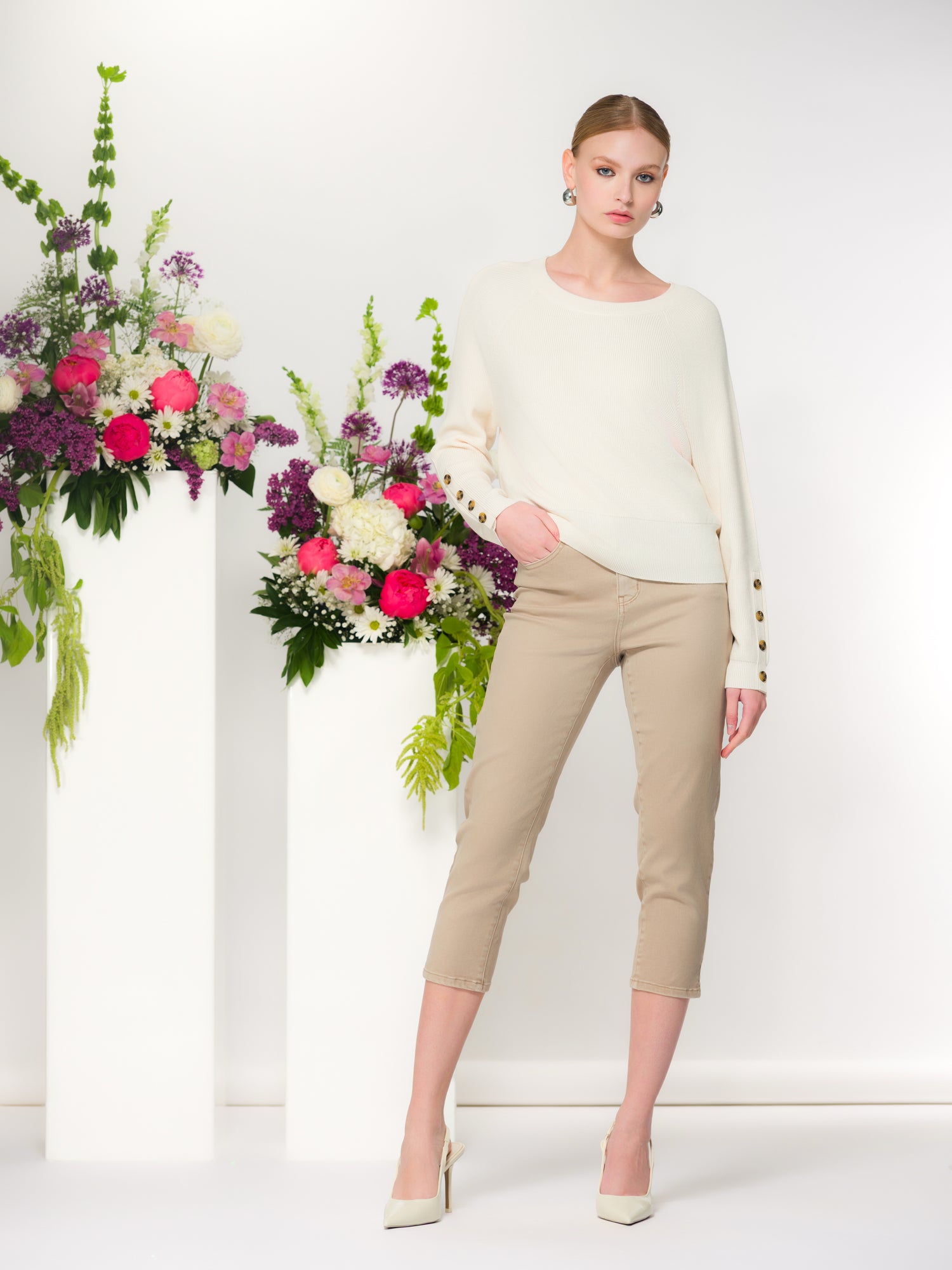 Upload image to gallery, Capri jeans pants - Elena Wang
