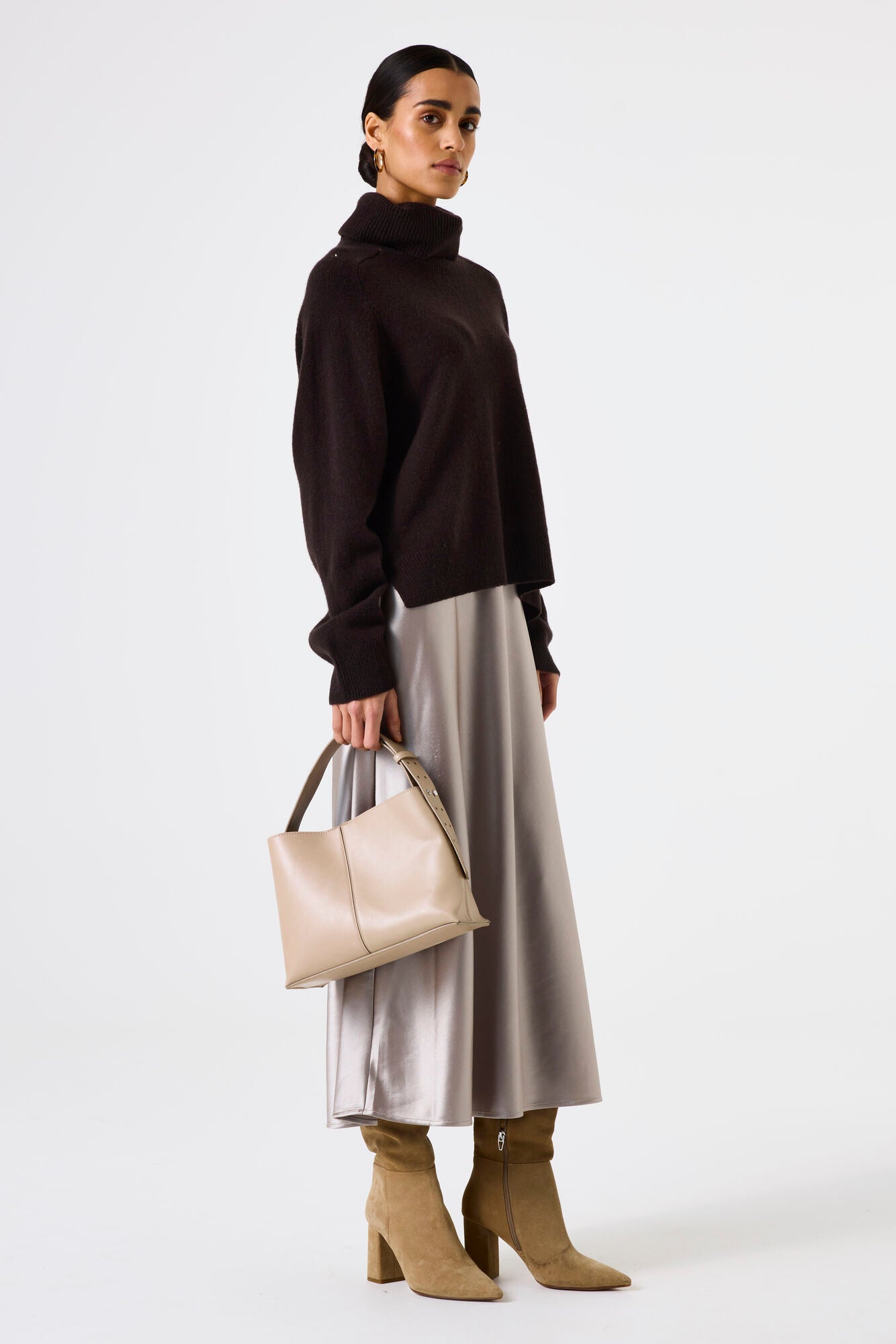 Upload image to gallery, Slip-on satin skirt - Garcia
