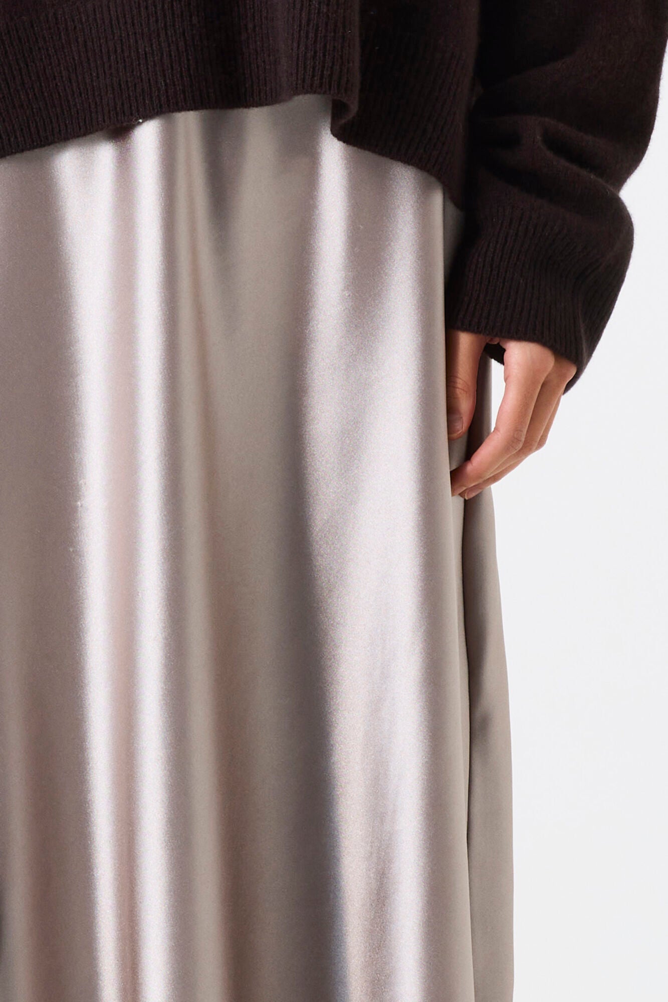 Upload image to gallery, Slip-on satin skirt - Garcia
