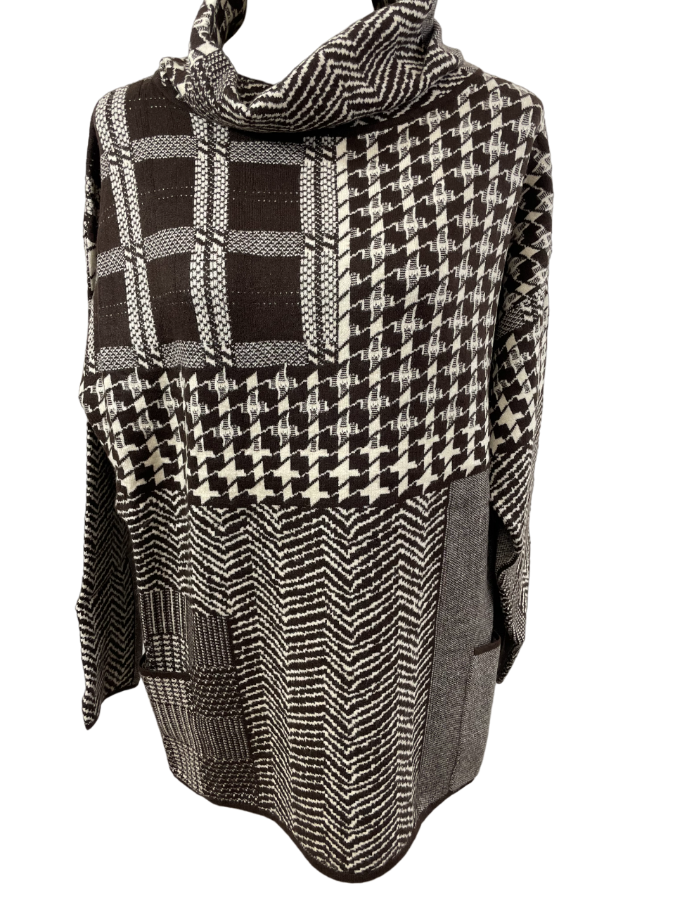 Multi-patch knit top with front pockets