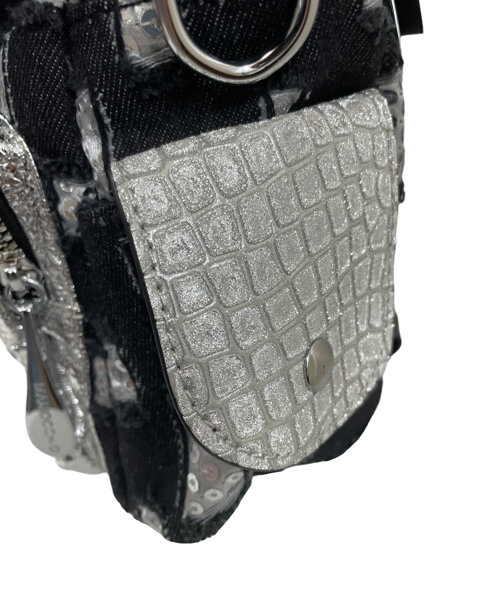 Charger l'image dans la galerie, Sac à dos avec appliqués et paillettes
