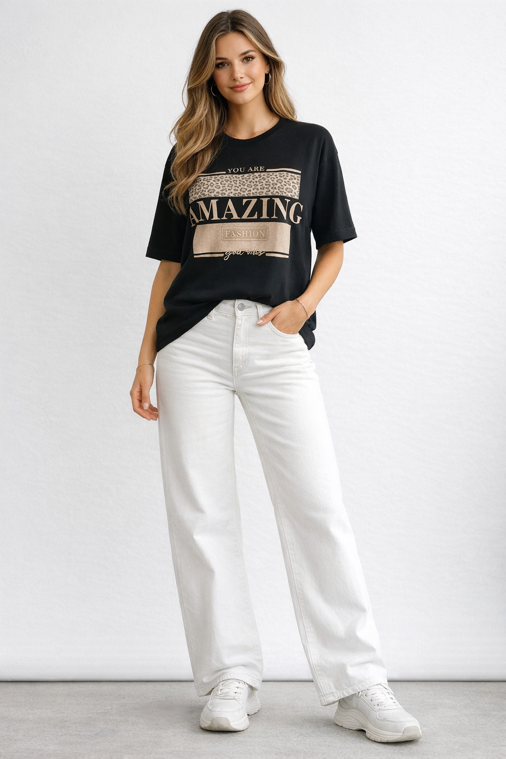 Upload image to gallery, Amazing T-shirt with glossy leopard print logo
