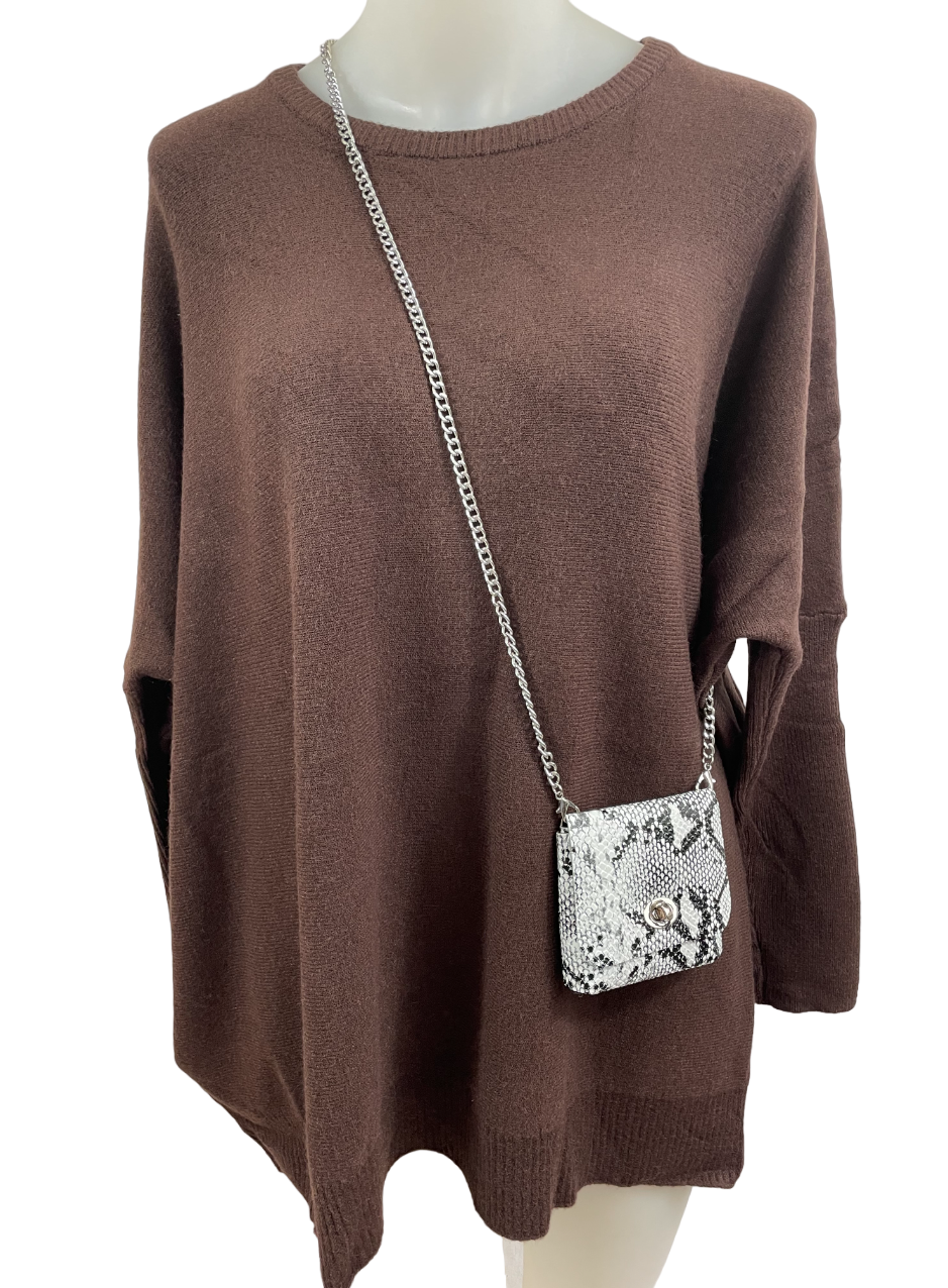 Upload image to gallery, Oversized knit Top + small bag
