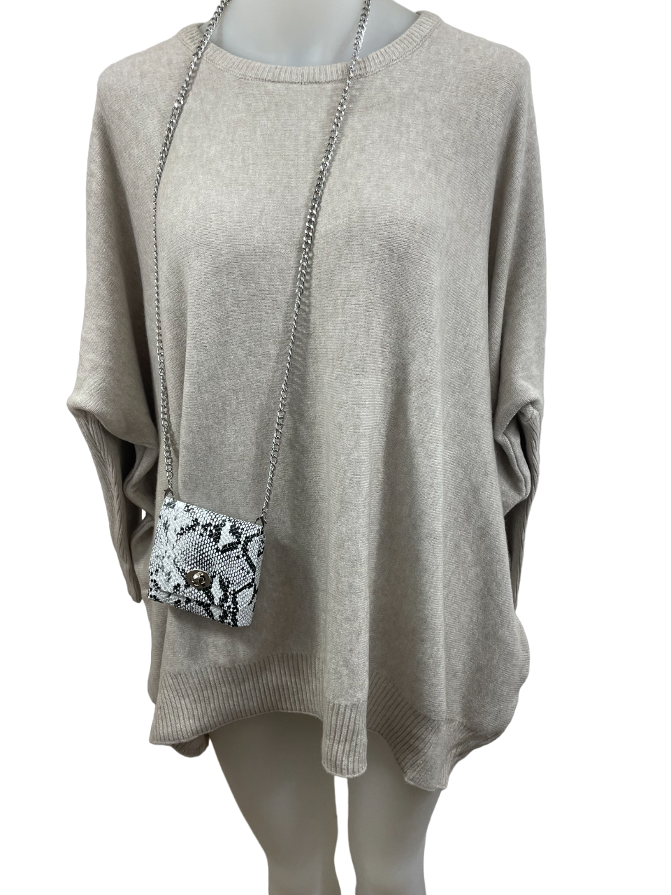 Upload image to gallery, Oversized knit Top + small bag
