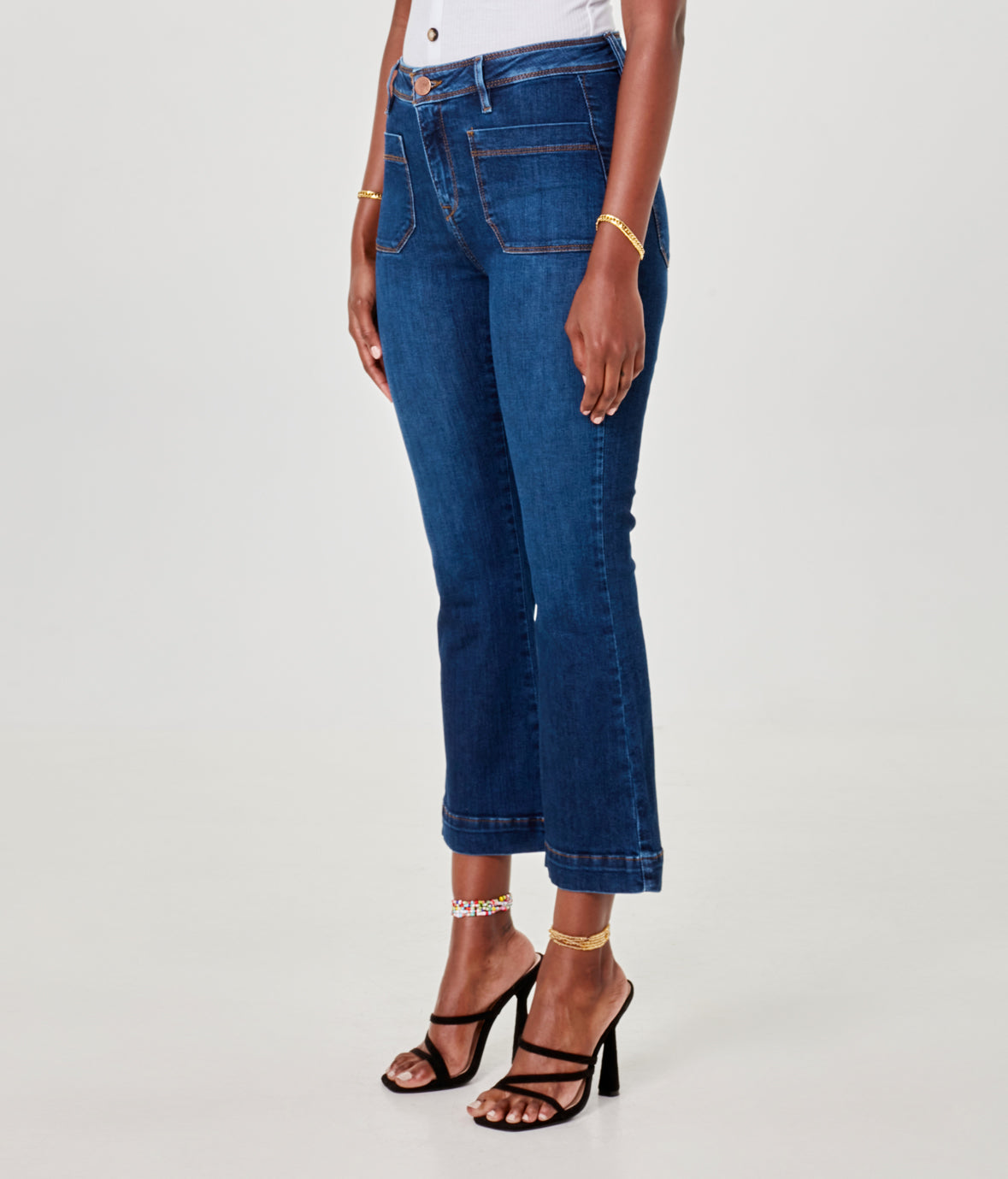 Upload image to gallery, Capri bootcut pants in stretch denim - Lola Jeans

