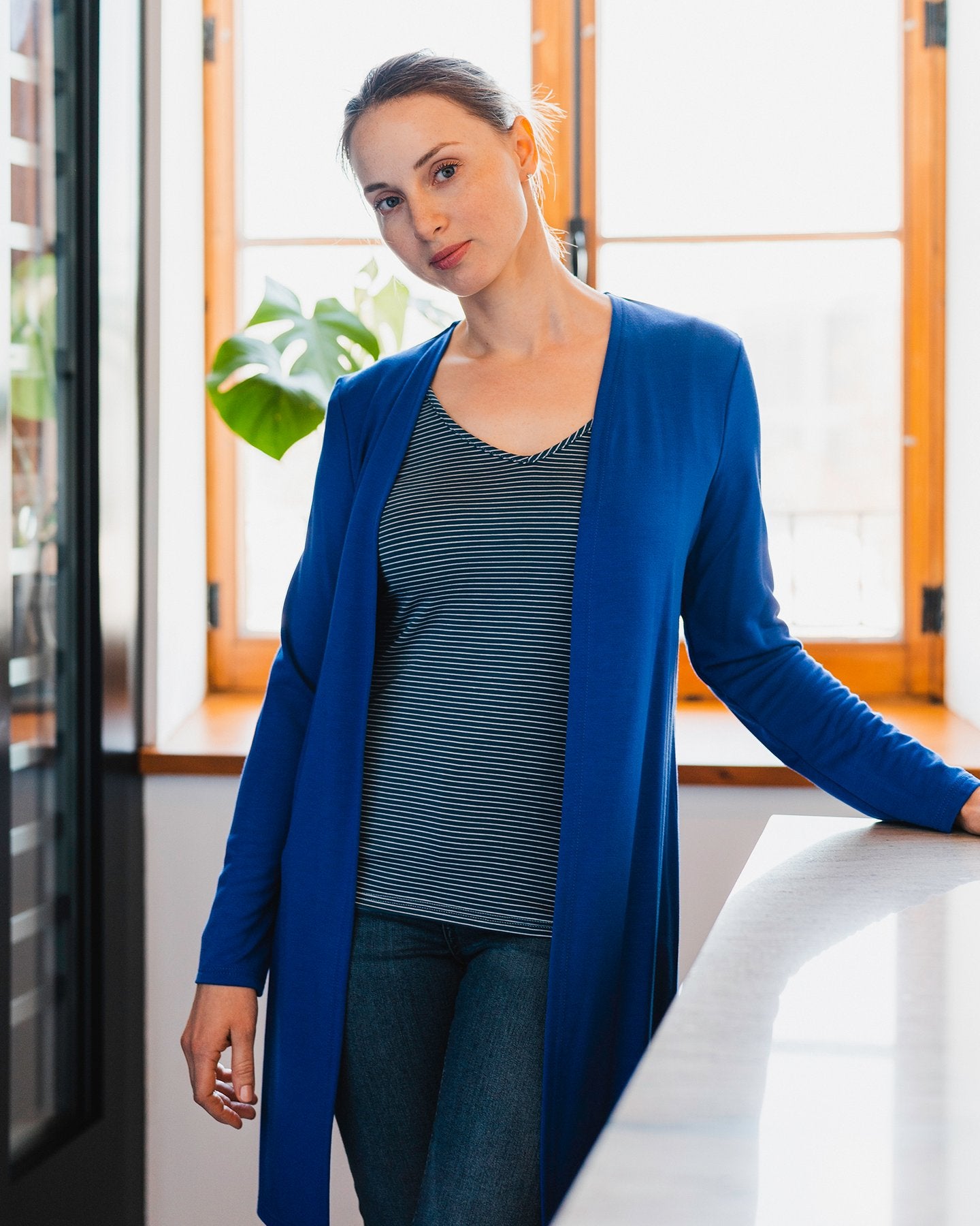 Charger l'image dans la galerie, Veste 3/4 tout aller avec fentes latérales
