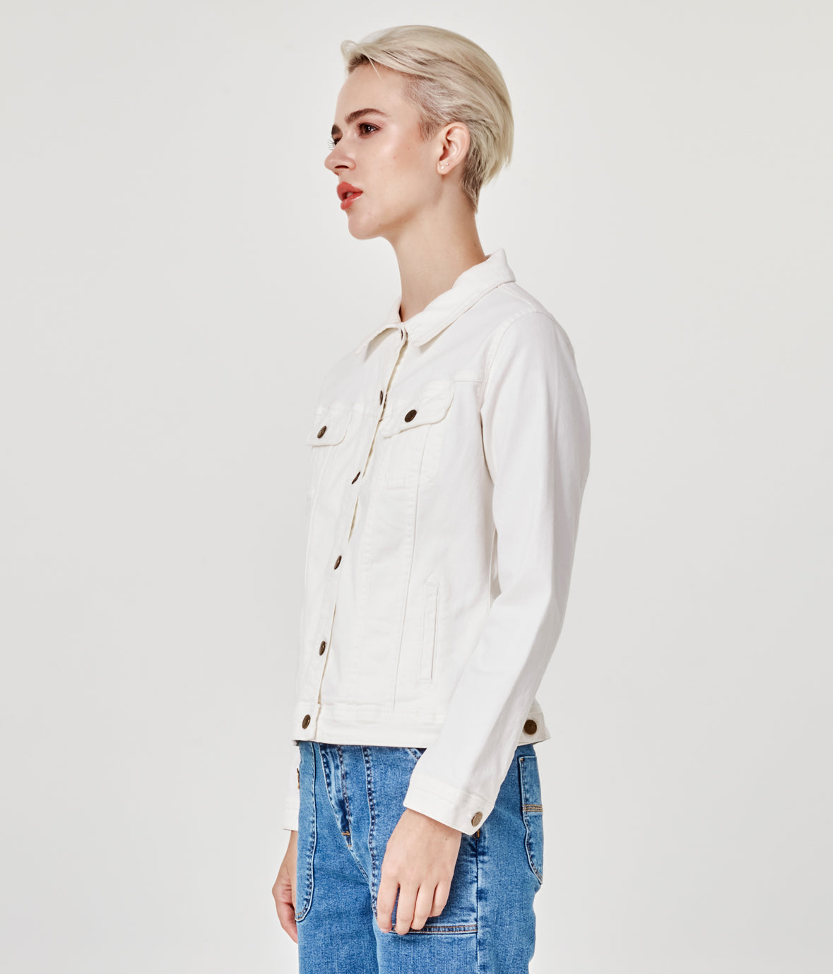 Charger l'image dans la galerie, Veste classique ivoire en denim extensible
