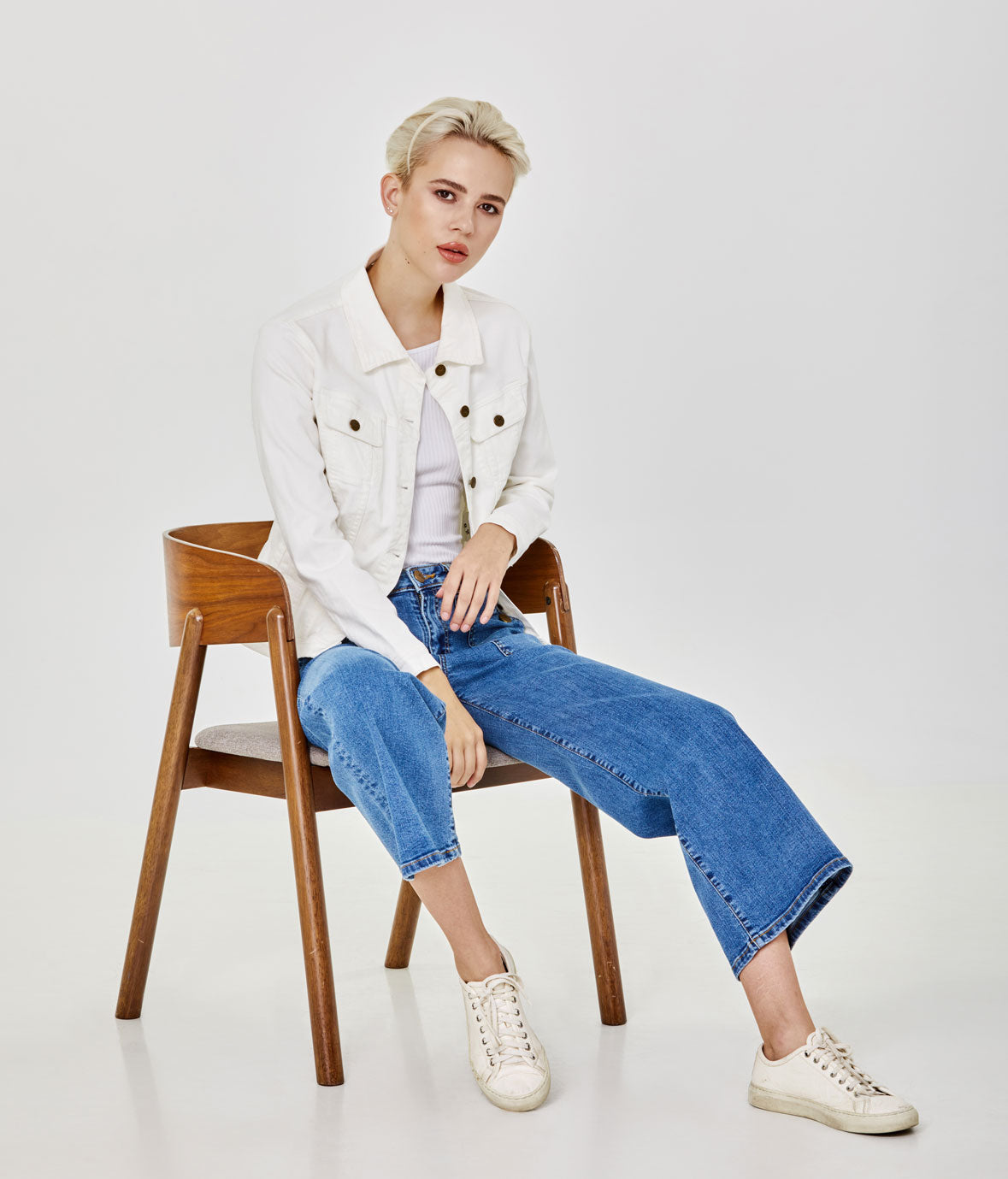 Charger l'image dans la galerie, Veste classique ivoire en denim extensible
