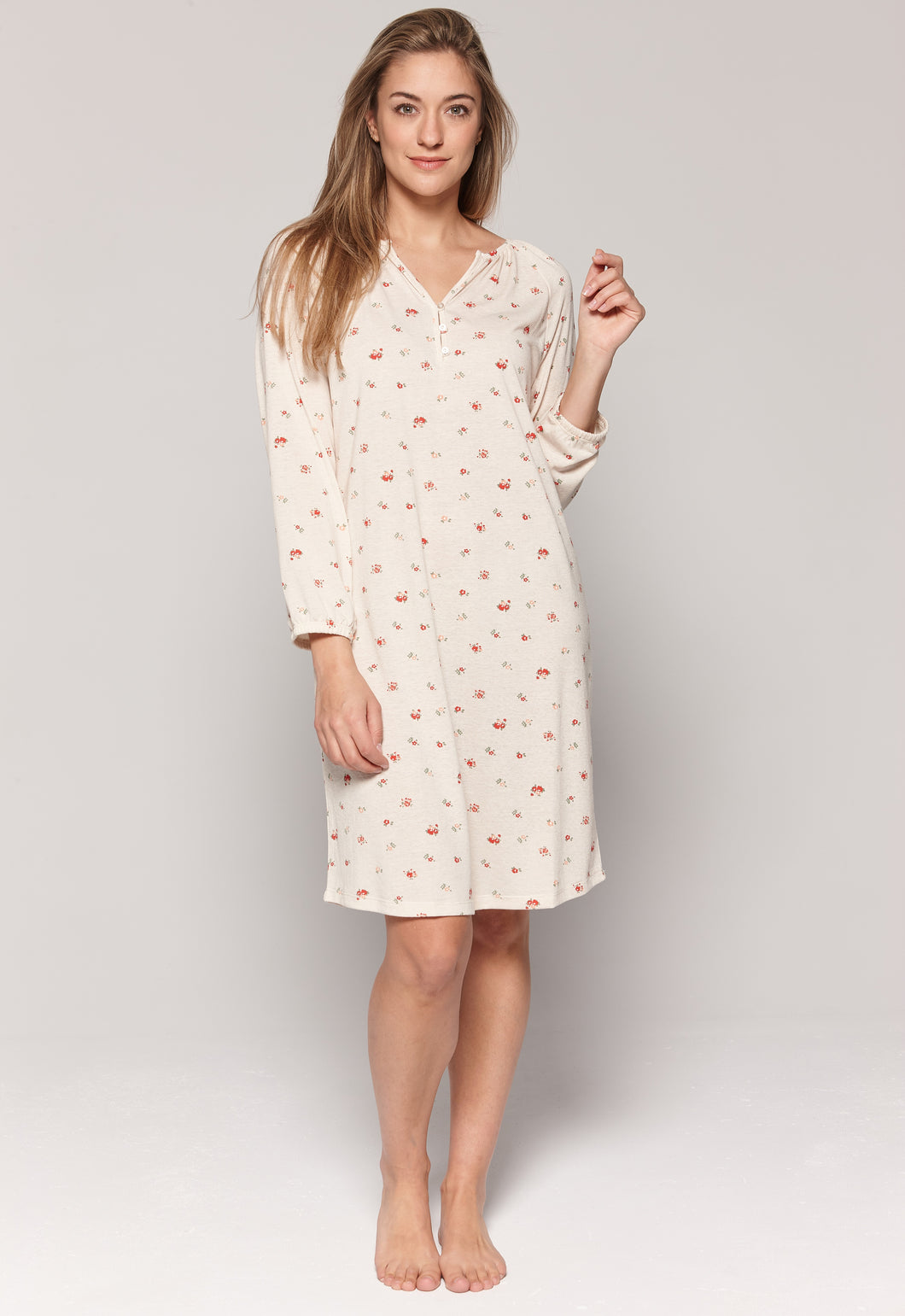 Long-sleeved nightgown with small flower print