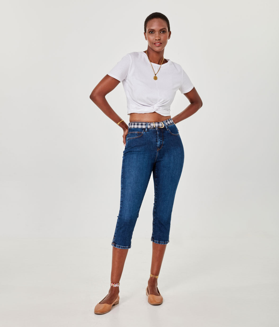 Upload image to gallery, High-waisted capri jean pants - Lola Jeans

