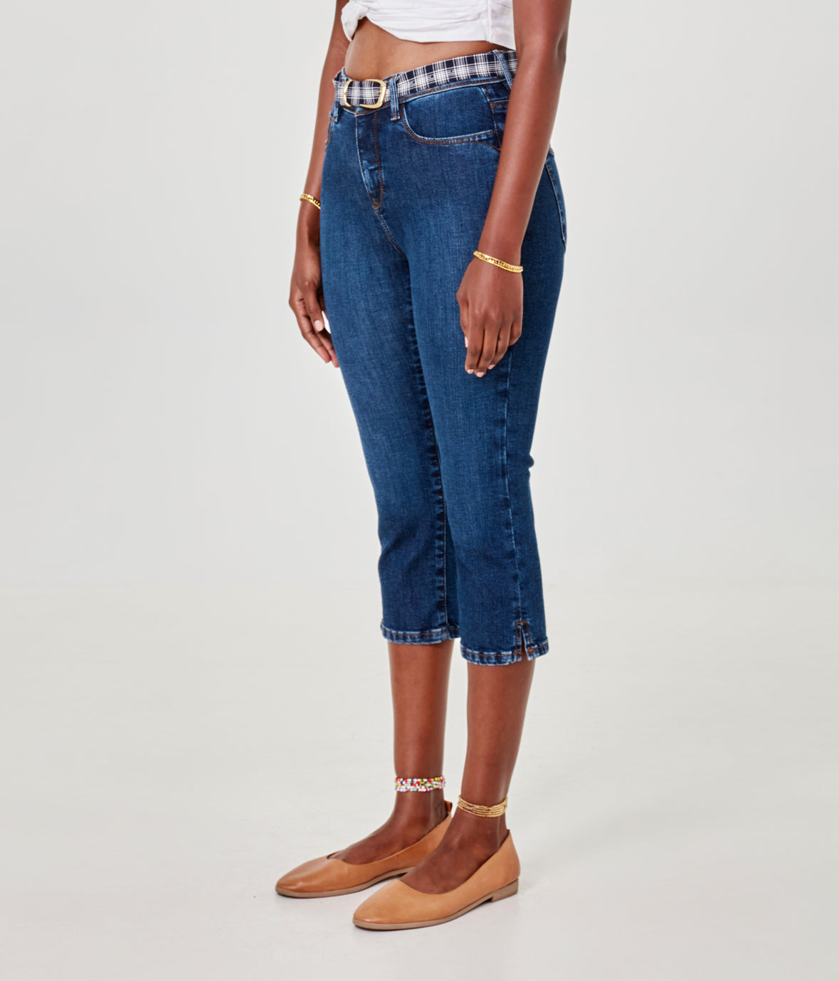 Upload image to gallery, High-waisted capri jean pants - Lola Jeans
