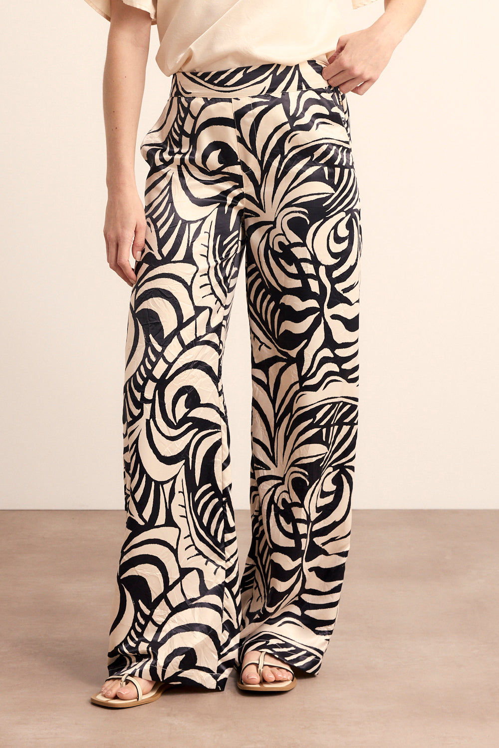 Charger l'image dans la galerie, Pantalon texturé imprimé Botanica - Tramontana
