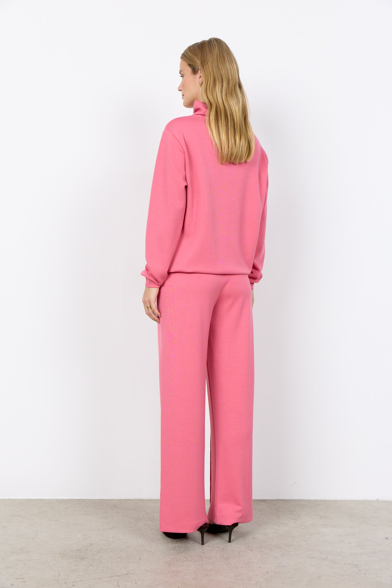 Charger l'image dans la galerie, Chandail Ciao/Bonjour en tricot de modal - Soya Concept
