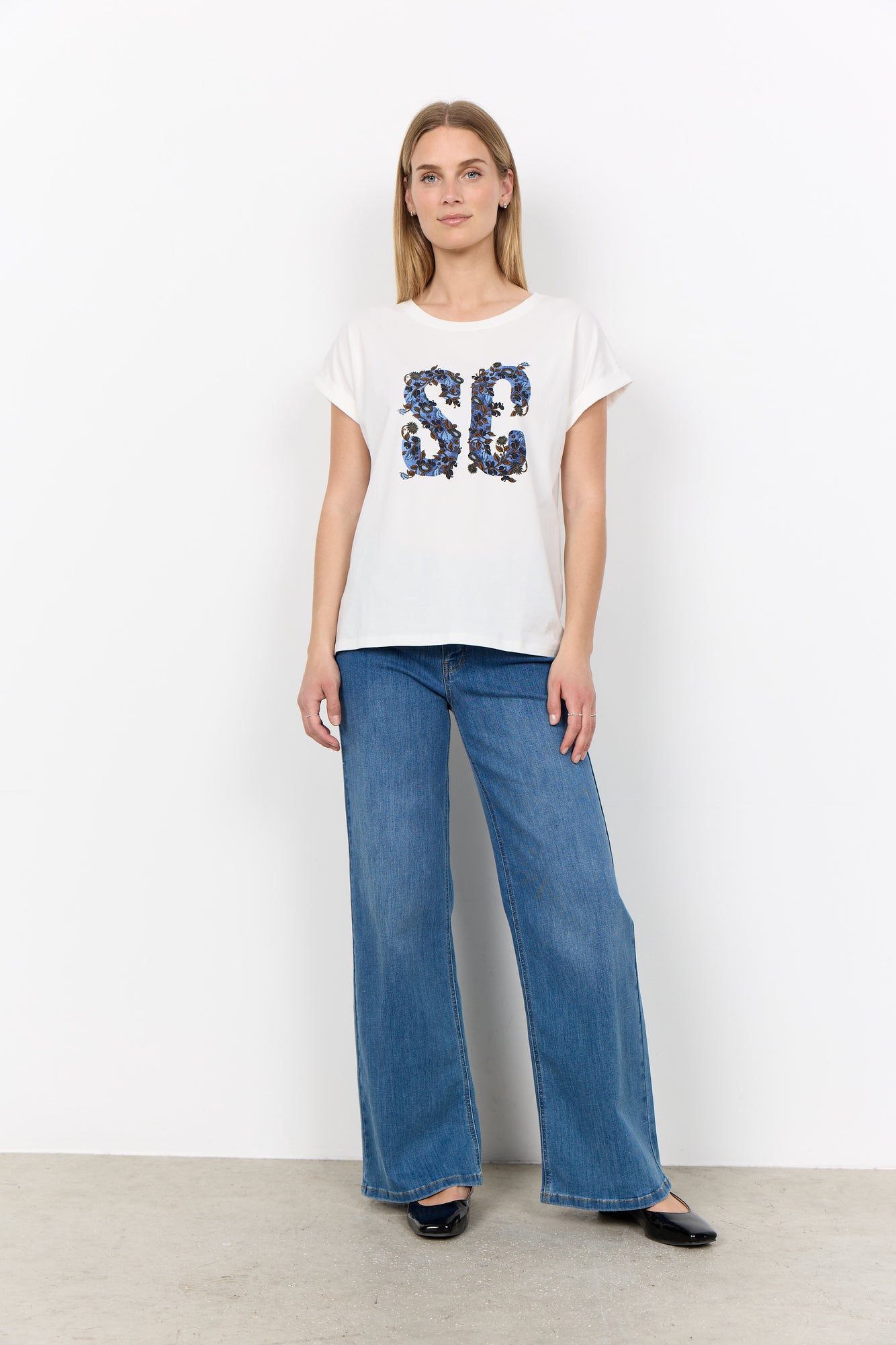 Charger l'image dans la galerie, T-shirt en coton au logo SC fleuri
