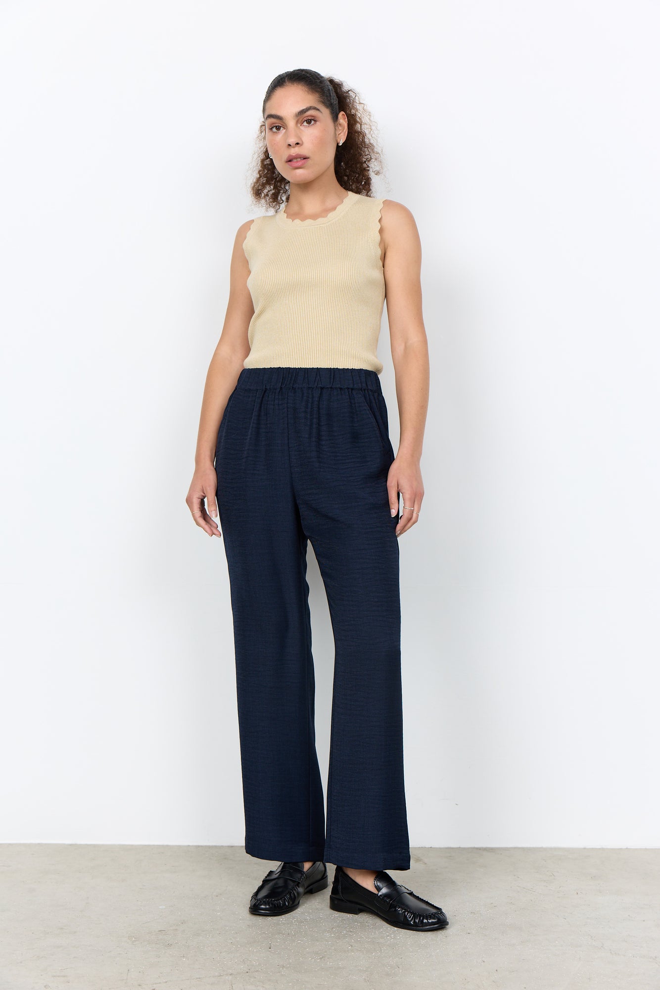 Charger l'image dans la galerie, Pantalon long Charissa à jambes droites
