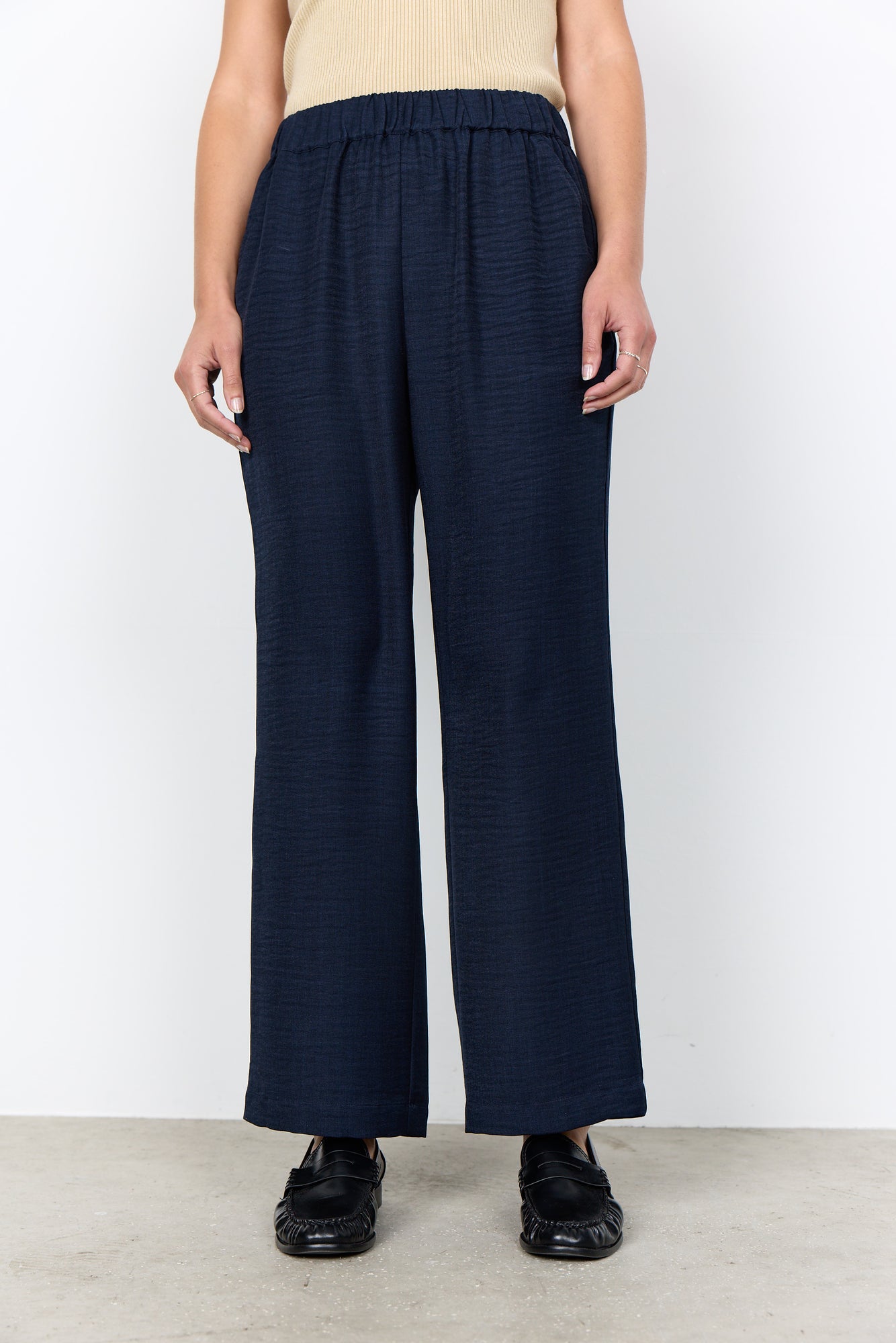Charger l'image dans la galerie, Pantalon long Charissa à jambes droites
