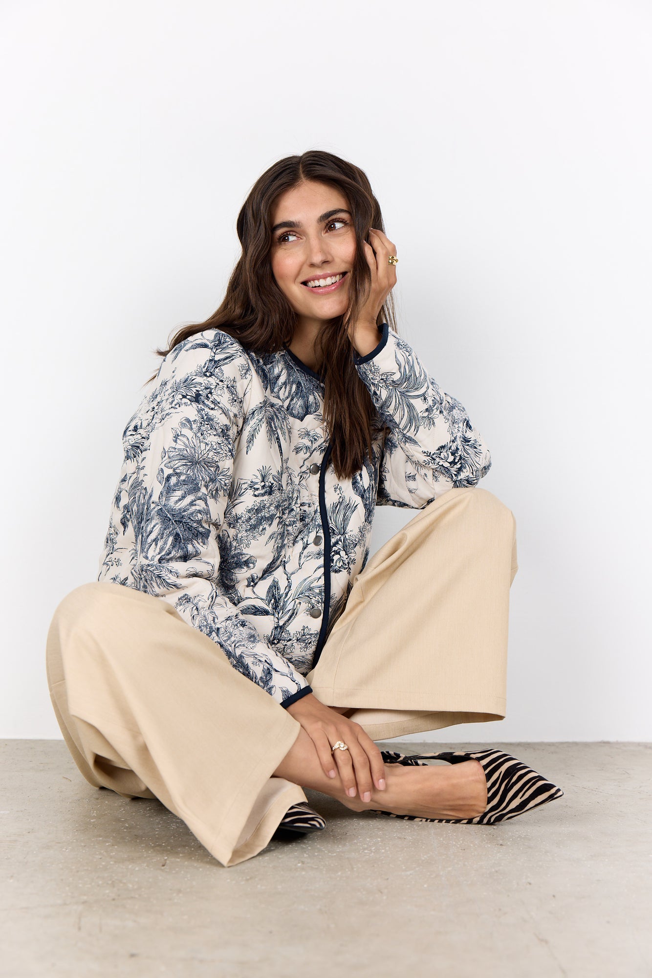 Charger l'image dans la galerie, Veste matelassée imprimée exotique - Soya Concept
