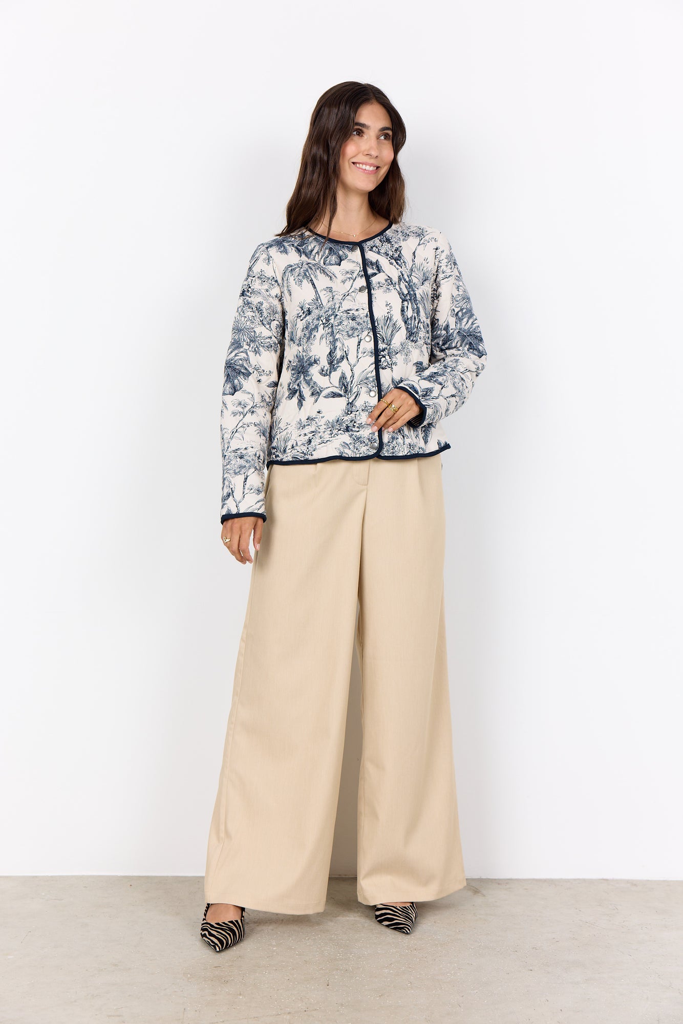 Charger l'image dans la galerie, Veste matelassée imprimée exotique - Soya Concept
