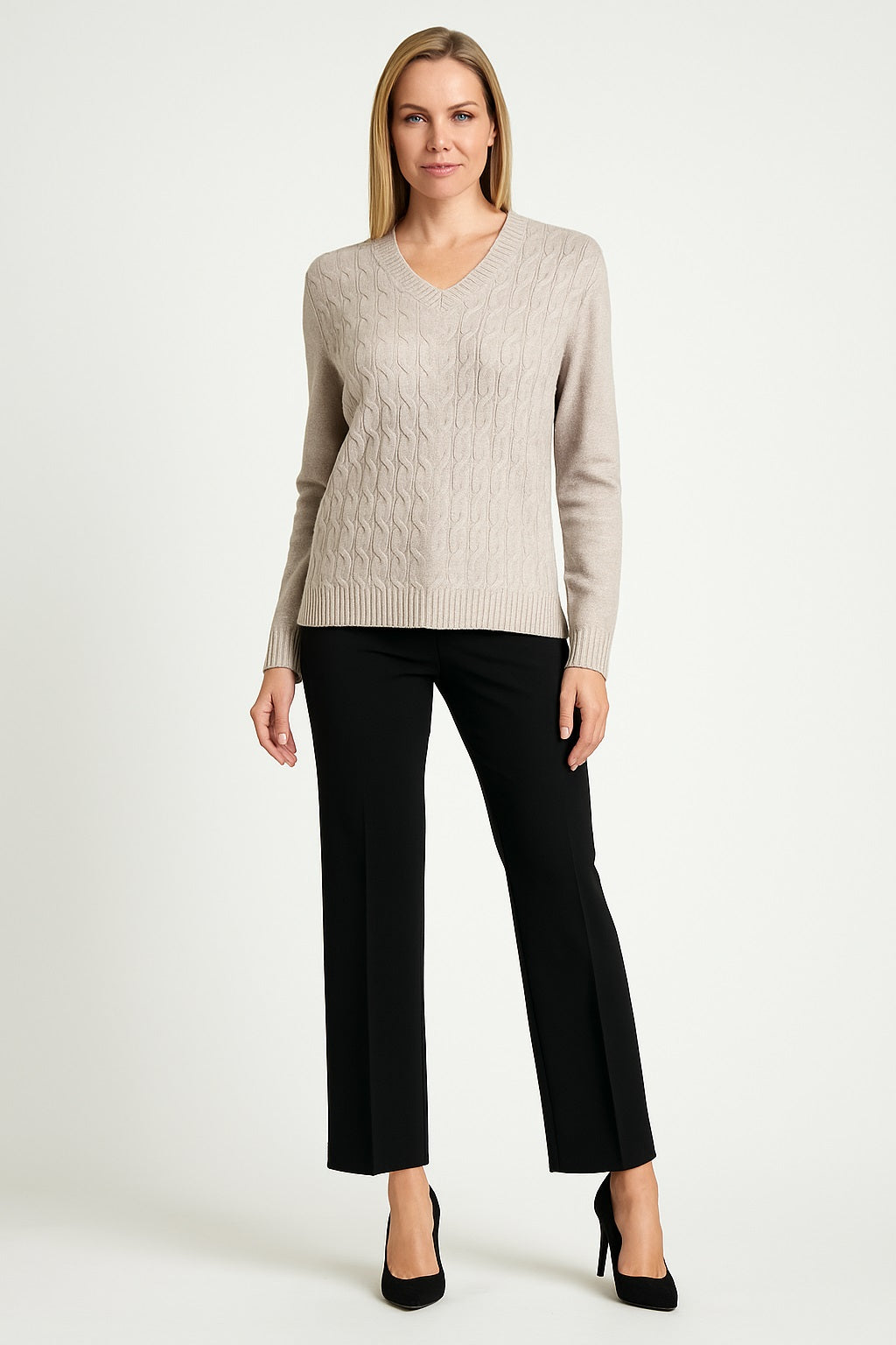 Charger l&#39;image dans la galerie, Chandail en tricot tressé avec une touche lustrée
