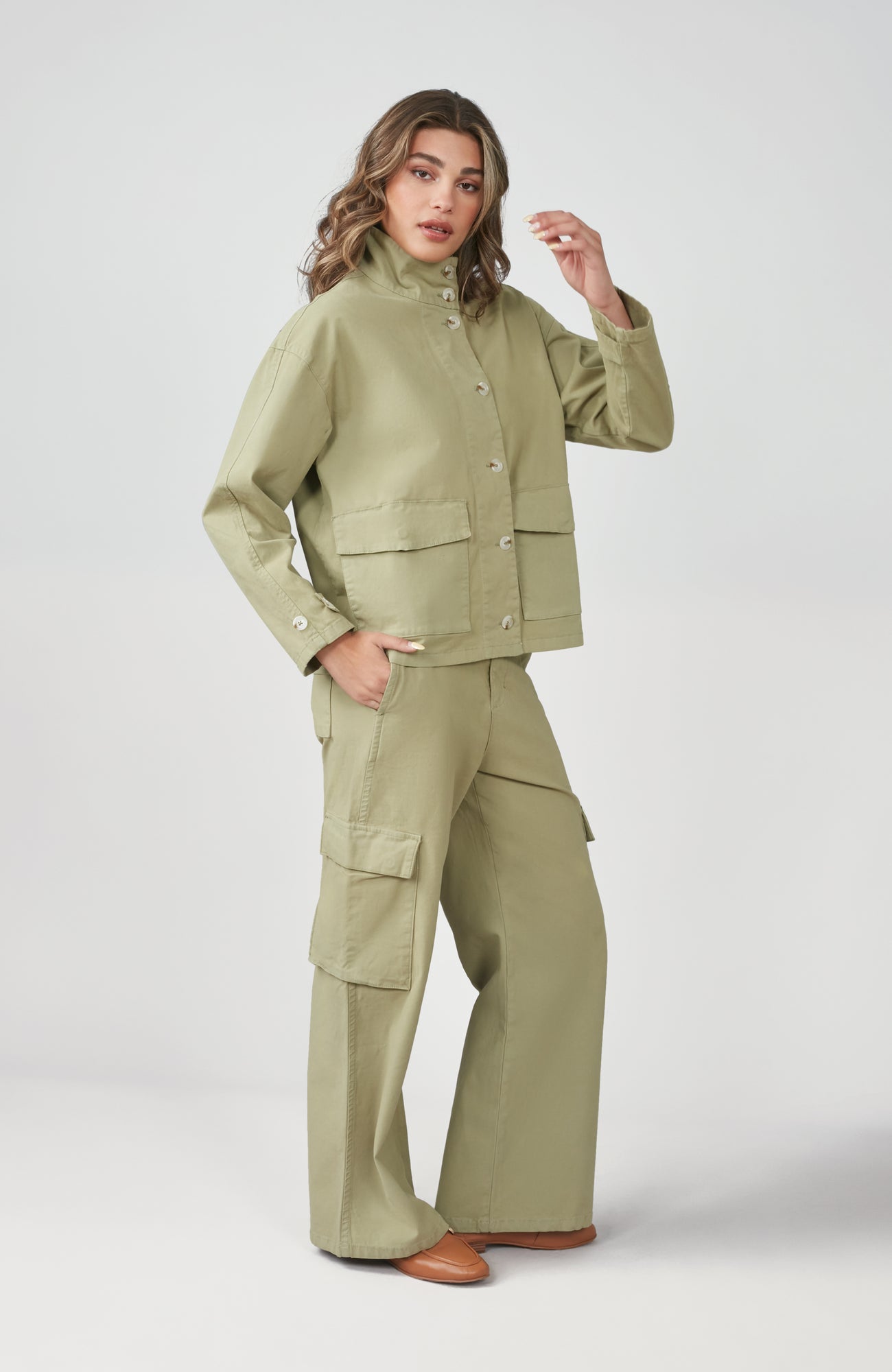 Charger l'image dans la galerie, Pantalon cargo à jambes larges

