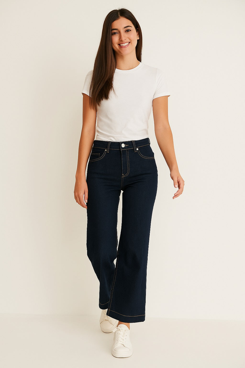 Charger l&#39;image dans la galerie, Pantalon jean à jambes larges avec ceinture strass
