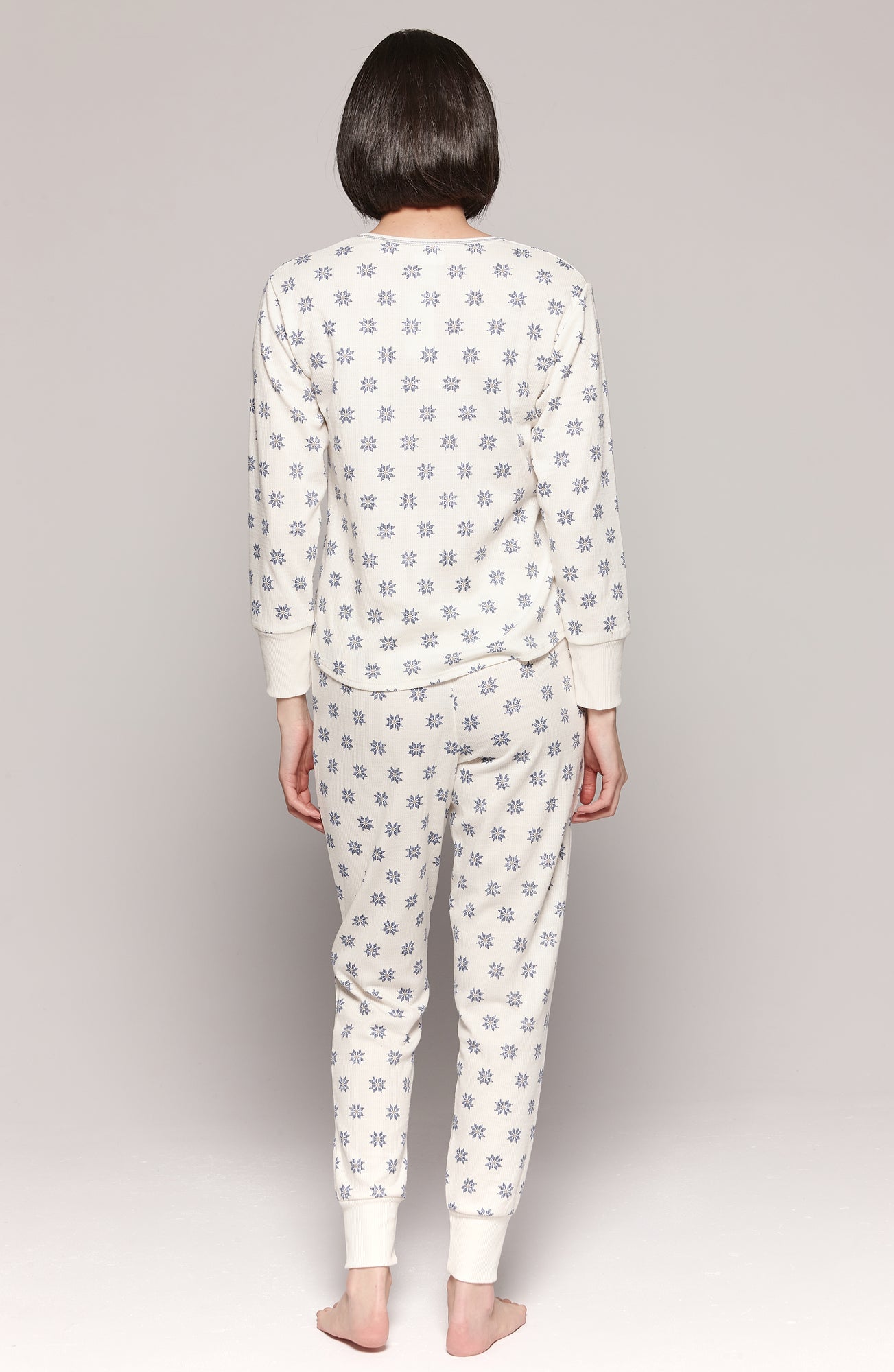 Charger l&#39;image dans la galerie, Pyjama en tricot doublé (jacquard) imprimé de flocons
