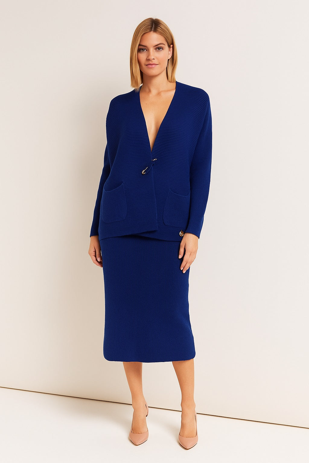 Ensemble cardigan-jupe en tricot