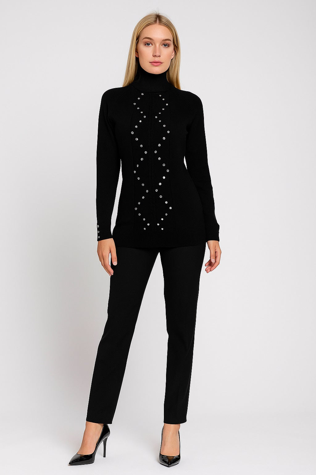 Chandail col roulé en tricot avec appliqués cloutés
