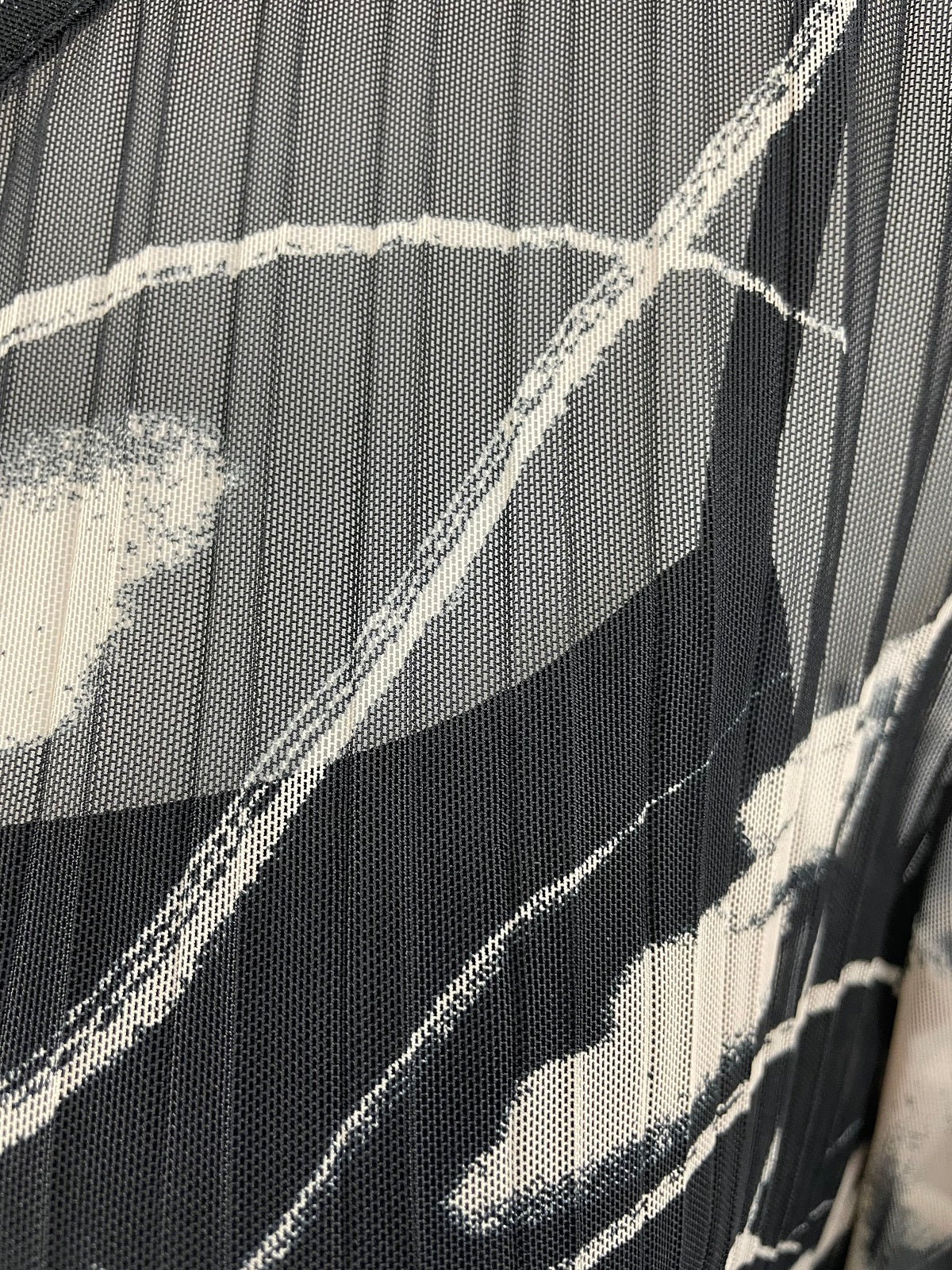Charger l&#39;image dans la galerie, Élégant ensemble de robe boutonnée en chiffon plissé et nuisette unie
