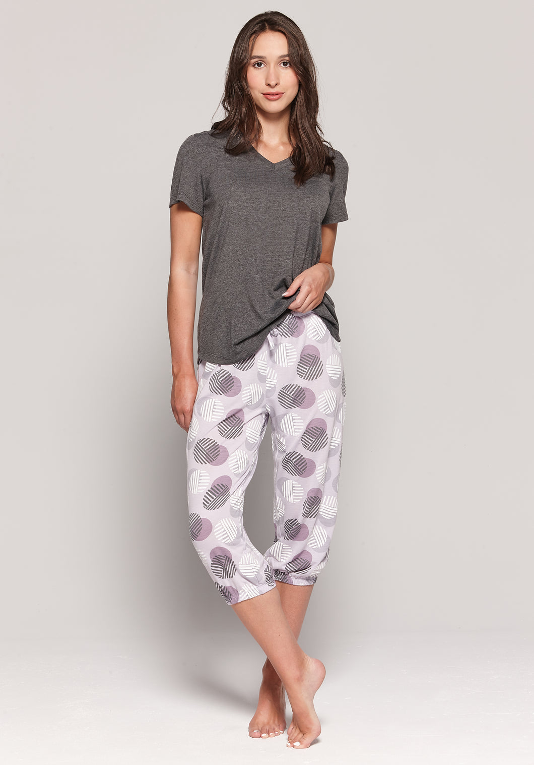 Pyjama capri avec haut uni et pantalon imprimé cercles